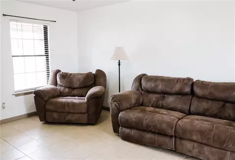 326 E Orbit Dr, Guthrie, OK 73044 photo 6
