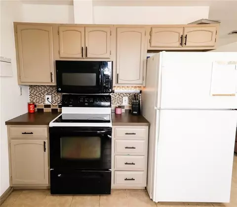 326 E Orbit Dr, Guthrie, OK 73044 photo 9
