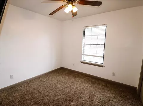326 E Orbit Dr, Guthrie, OK 73044 photo 22