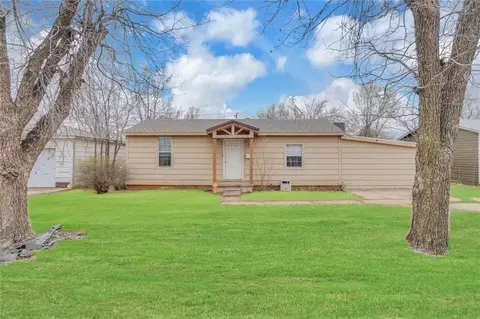 1400 E Ash St, Altus, OK 73521 photo 1
