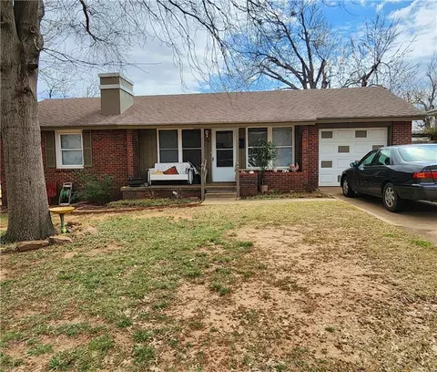 116 Gill Dr, Midwest City, OK 73110