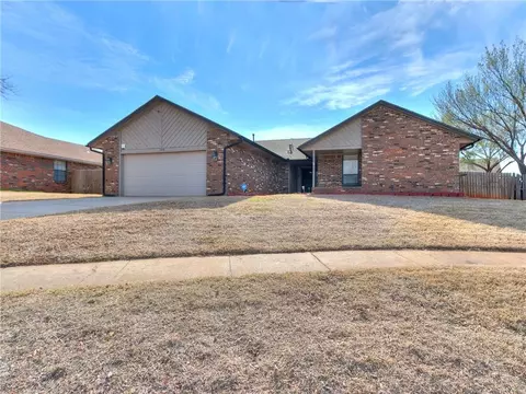 309 Little Chisholm Cir, Edmond, OK 73012