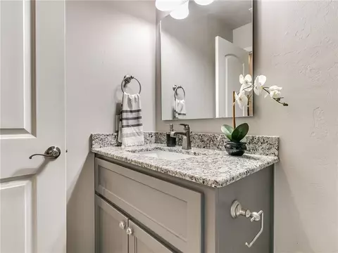 3425 Superior Dr, Moore, OK 73160 photo 9