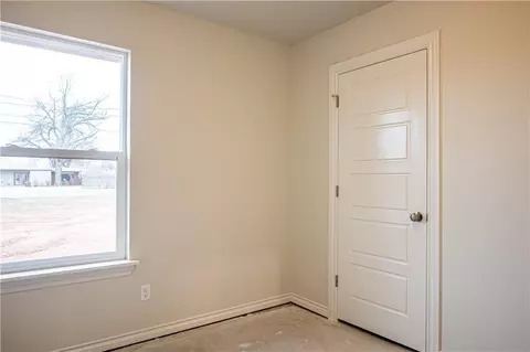 406 Grove St, Perry, OK 73077 photo 9