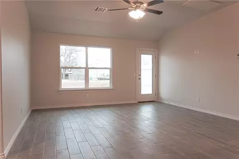 406 Grove St, Perry, OK 73077 photo 4