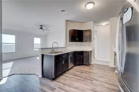 508 Crystal Ln, Tuttle, OK 73089 photo 7