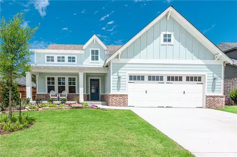 3701 Utica Square Dr, Edmond, OK 73034