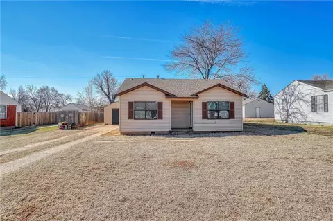 430 Eisenhower Blvd, Elk City, OK 73644