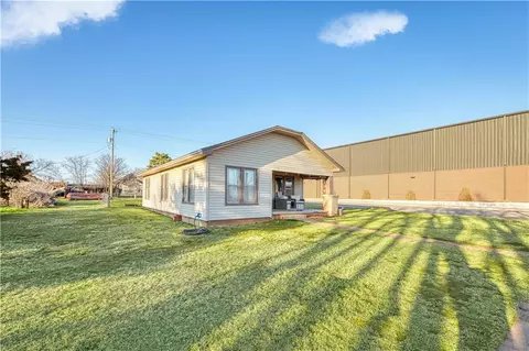 421 E Broadway St, Leedey, OK 73654 photo 2