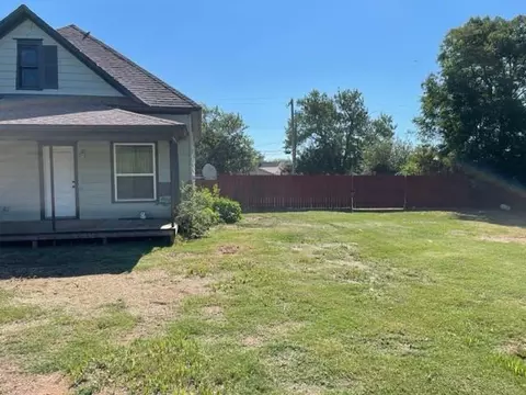 415 N 10th St, Thomas, OK 73669 photo 3