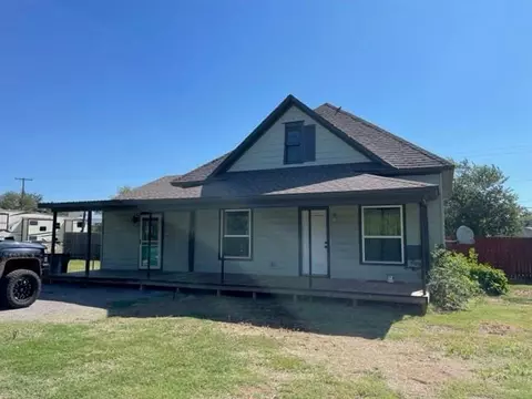 415 N 10th St, Thomas, OK 73669 photo 2