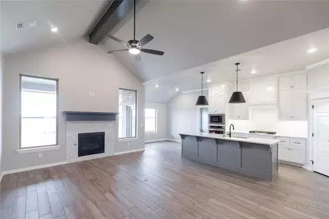 9216 NW 88th St, Yukon, OK 73099