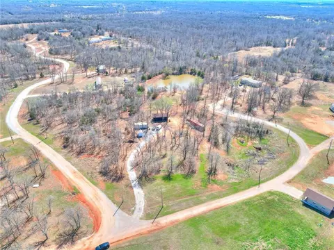 20387 Running Horse Rd, Tecumseh, OK 74873