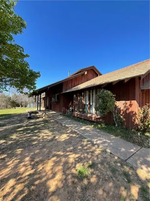 700 W Sunset Rd, Ada, OK 74820 photo 4