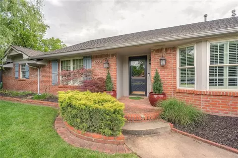 1228 Glenbrook Ter, Nichols Hills, OK 73116