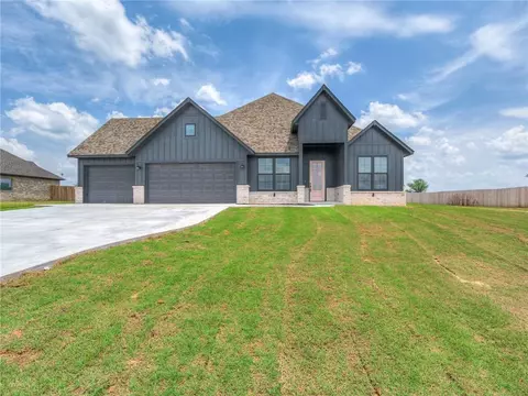 11633 Carefree Ln, Shawnee, OK 74804