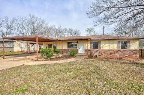 107 E Davis St, Paoli, OK 73074