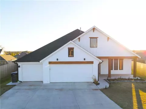 15817 Buffalo Dr, Oklahoma City, OK 73170