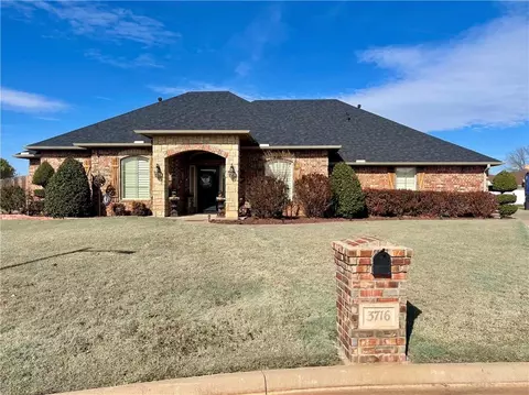 3716 Regal Dr, Altus, OK 73521
