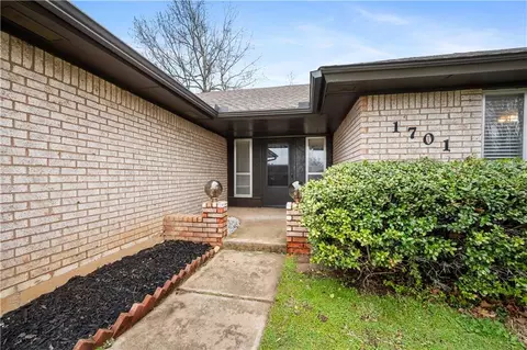 1701 E Boyd St, Norman, OK 73071 photo 2