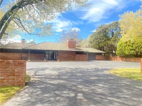 6408 N Hillcrest Ave, Nichols Hills, OK 73116