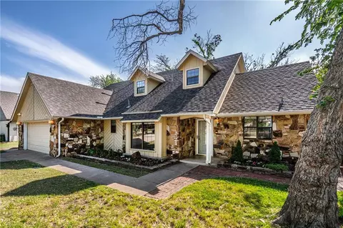 2504 Windover Dr, Edmond, OK 73013
