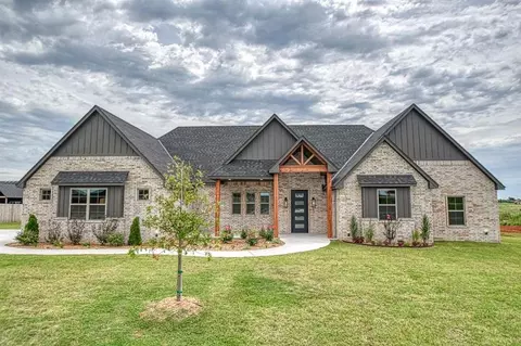 1304 Acclivis Ct, Newcastle, OK 73065
