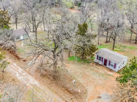 20975 E 8th St, Hinton, OK 73047
