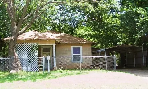 1017 S 14th St, Chickasha, OK 73018