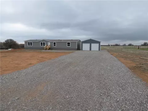 10593 190th St, Lindsay, OK 73052