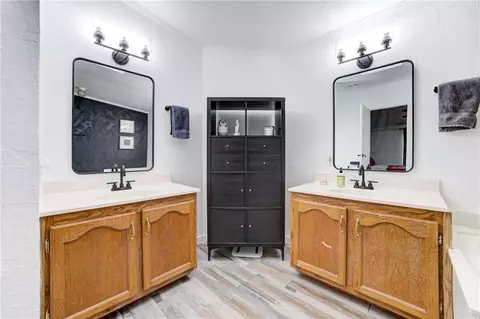 9701 E Horseshoe Ln, Moore, OK 73160 photo 31