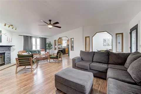 9701 E Horseshoe Ln, Moore, OK 73160 photo 11