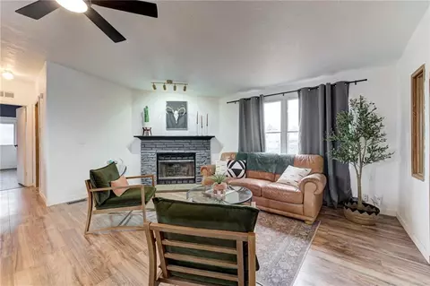9701 E Horseshoe Ln, Moore, OK 73160 photo 12