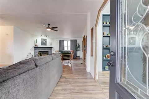9701 E Horseshoe Ln, Moore, OK 73160 photo 8