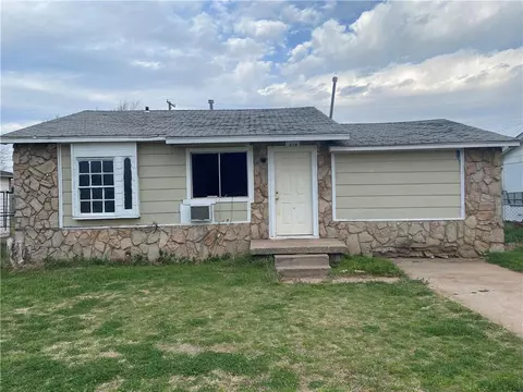 817 N Park Ave, Altus, OK 73521 photo 1