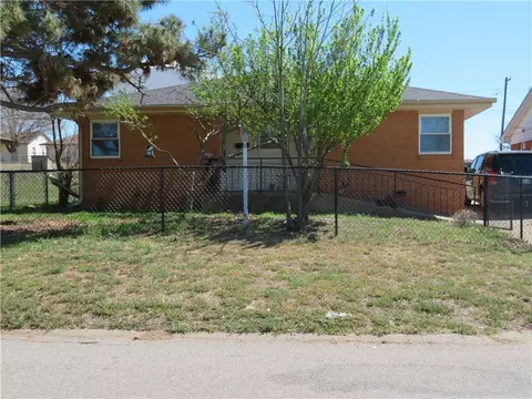 419 S 19th, Clinton, OK 73601