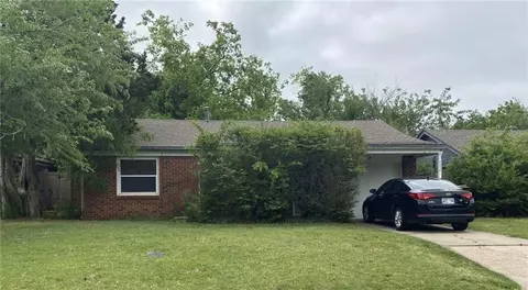 1714 Carlisle Rd, The Village, OK 73120