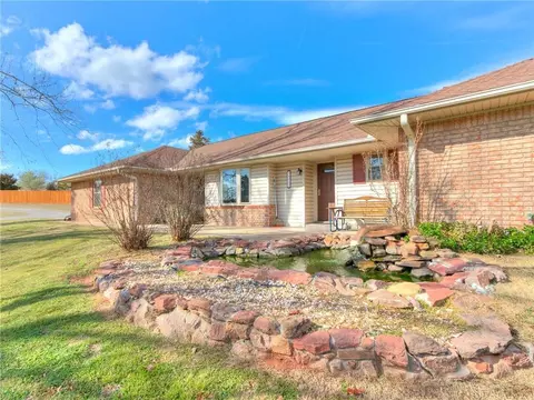 4307 E Sorghum Mill Rd, Edmond, OK 73034