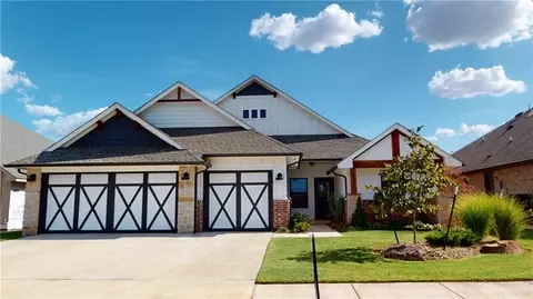 11024 NW 20th St, Yukon, OK 73099