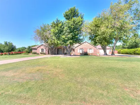 15533 Valley Dr, Piedmont, OK 73078