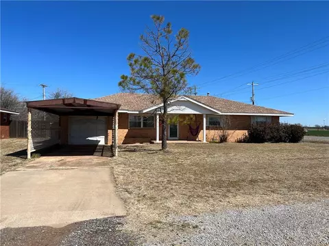 1017 E Grant St, Sentinel, OK 73664