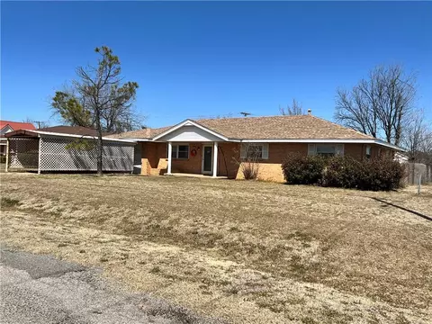 1017 E Grant St, Sentinel, OK 73664 photo 3