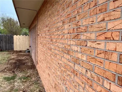 1017 E Grant St, Sentinel, OK 73664 photo 27