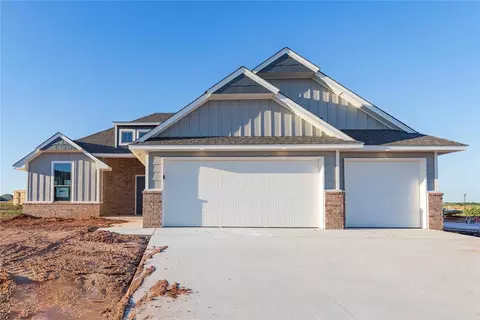 9224 NW 118th St, Yukon, OK 73099