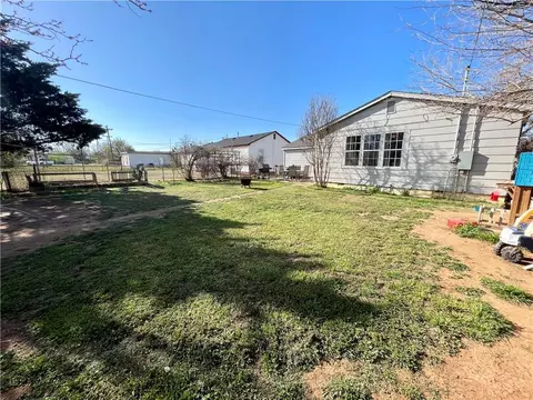 1104 E Sycamore Ave, Altus, OK 73521 photo 25