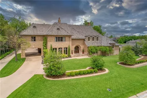 1203 Glenwood Ave, Nichols Hills, OK 73116