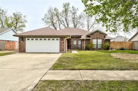 1604 S Avery Ave, Midwest City, OK 73130
