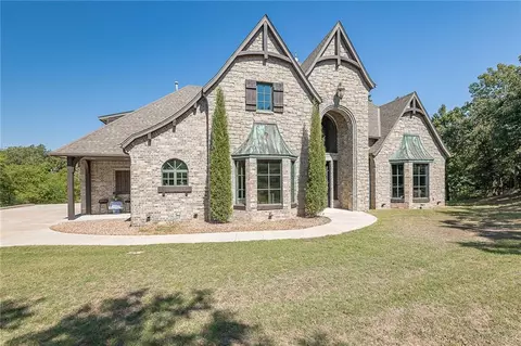 9601 E Memorial Rd, Jones, OK 73049