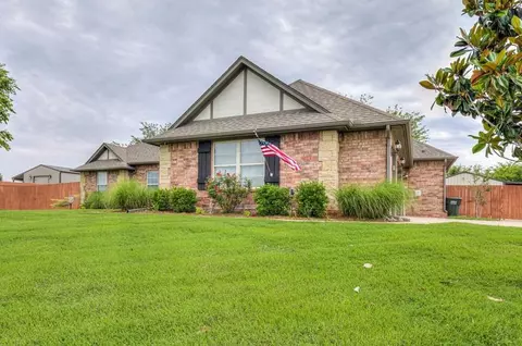 10301 Cedar Rdg, Edmond, OK 73025
