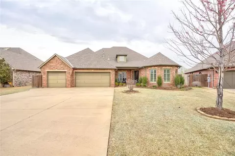 1009 River Chase Dr, Edmond, OK 73025